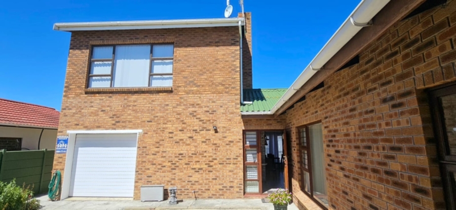 3 Bedroom Property for Sale in Kleinbaai Western Cape